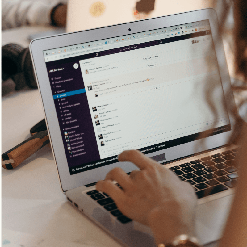 Projektowanie stron internetowych dla sklepów online.